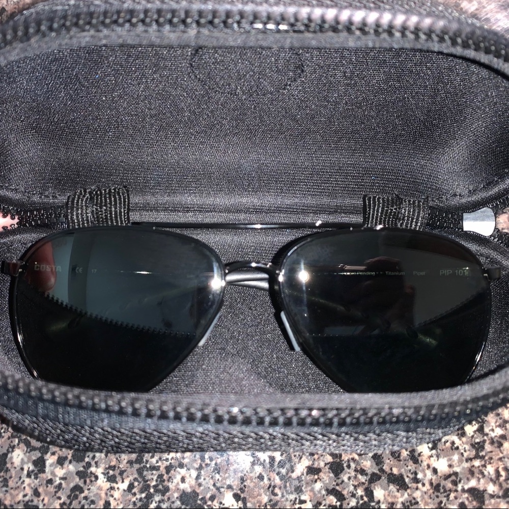 Piper Costa Sunglasses. Aviator style, glass lense